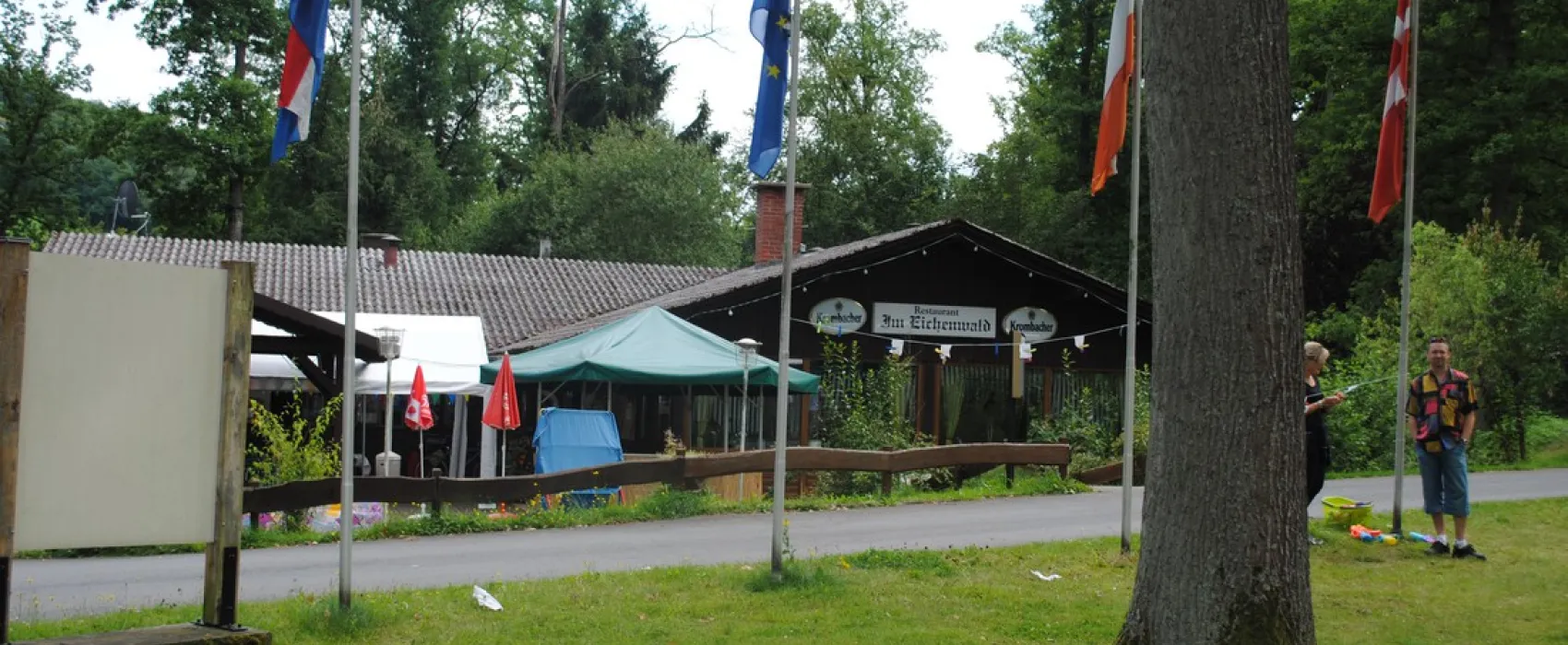 Camping im Eichenwald