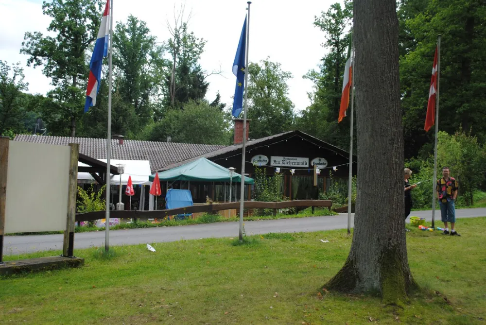 Camping im Eichenwald