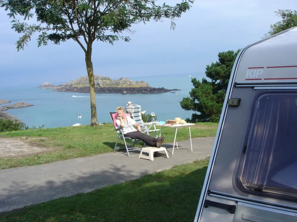 Camping Municipal A La Pointe Du Grouin  