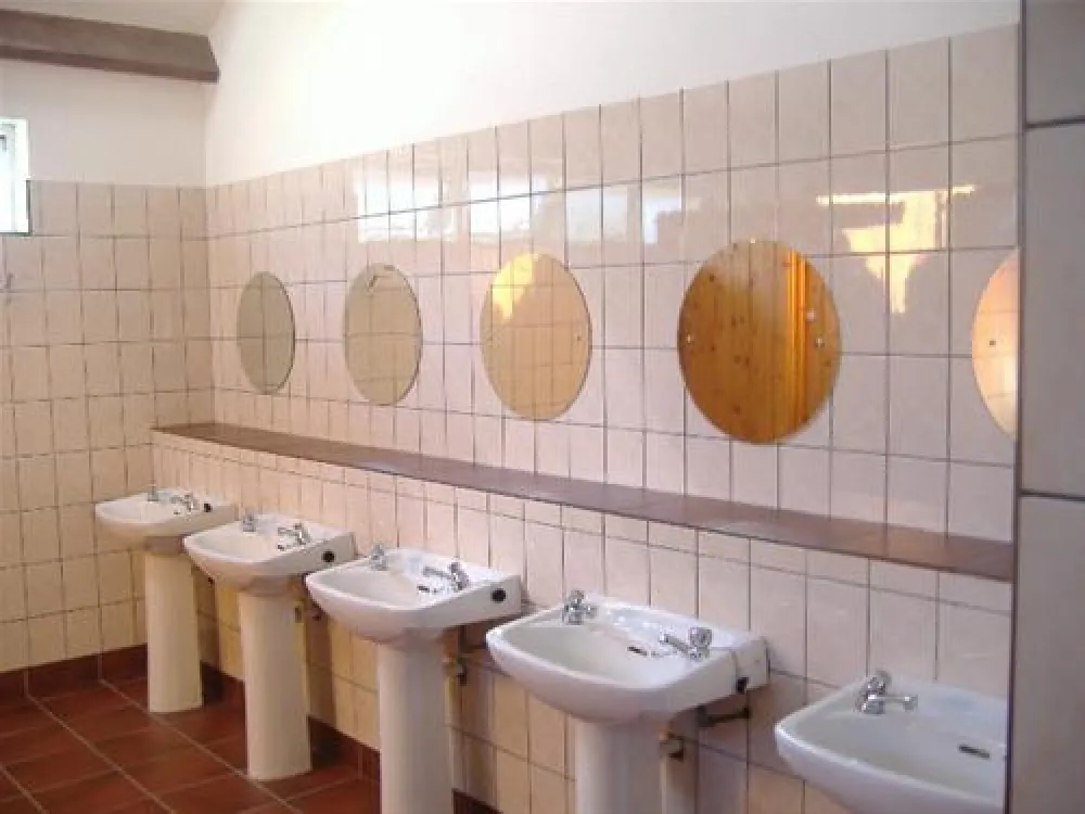 Glenross Caravan & Camping Park