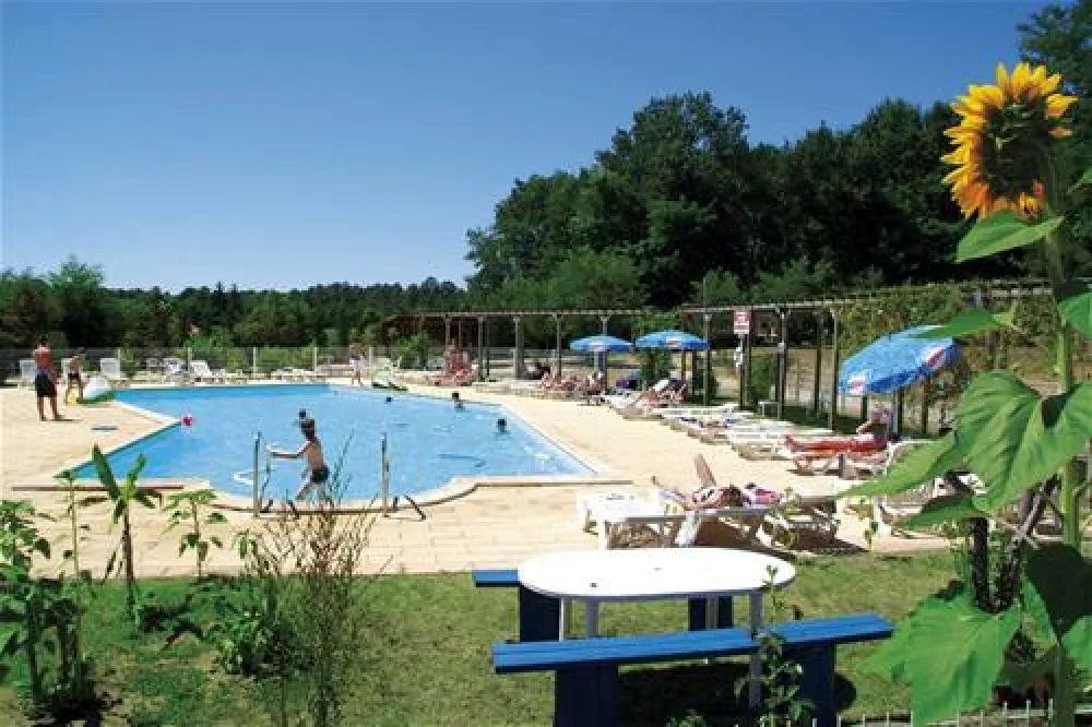 Camping Les Pins Du Soleil  