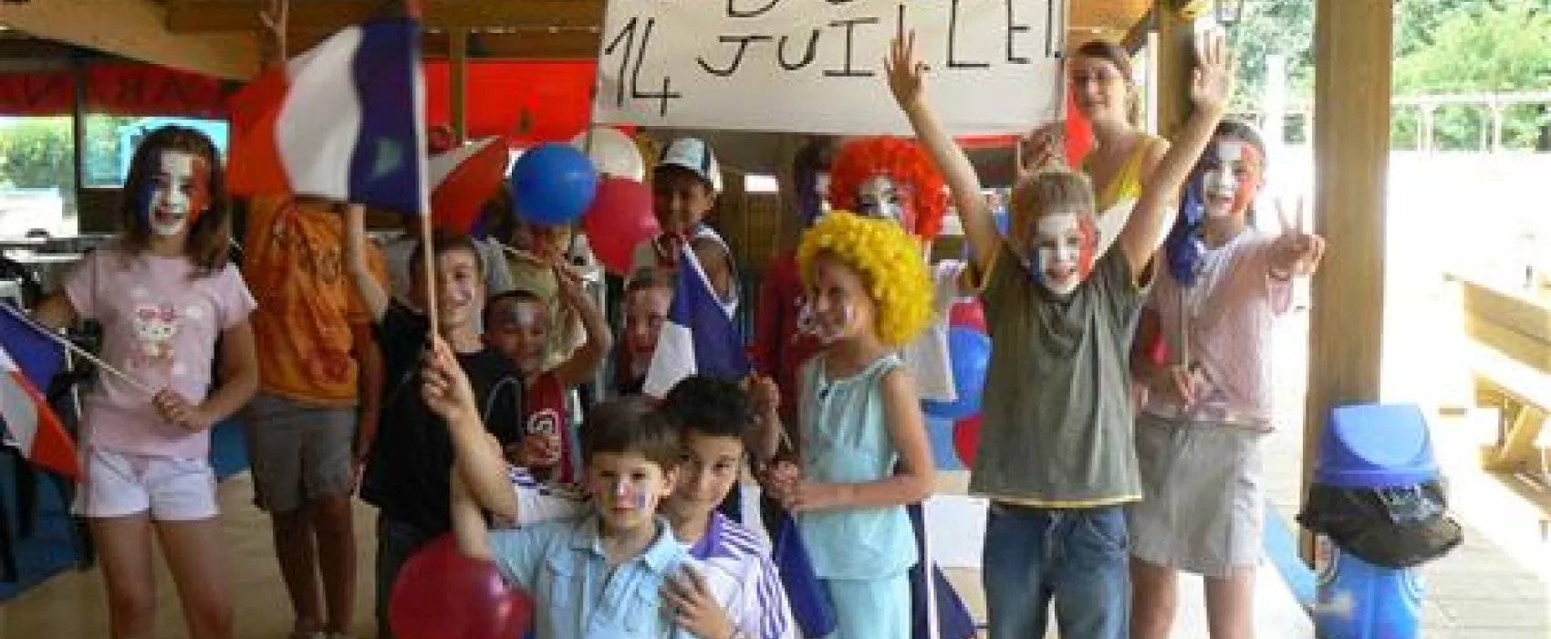 Camping Les Pins Du Soleil  