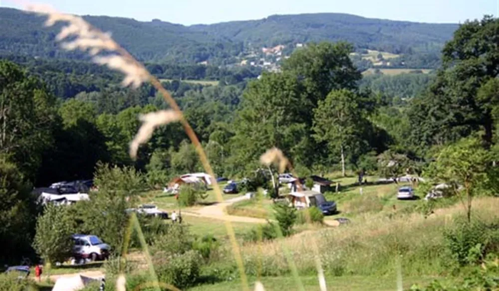 Camping aire naturelle Domaine le Peyral  