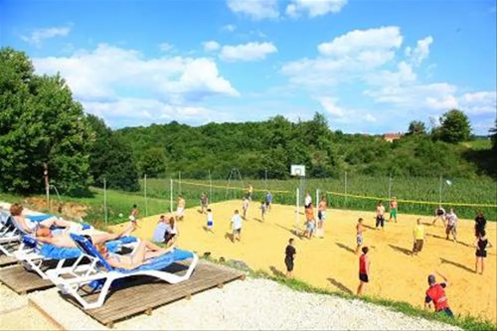 Village Vacances - Camping Club "La Bouquerie"  
