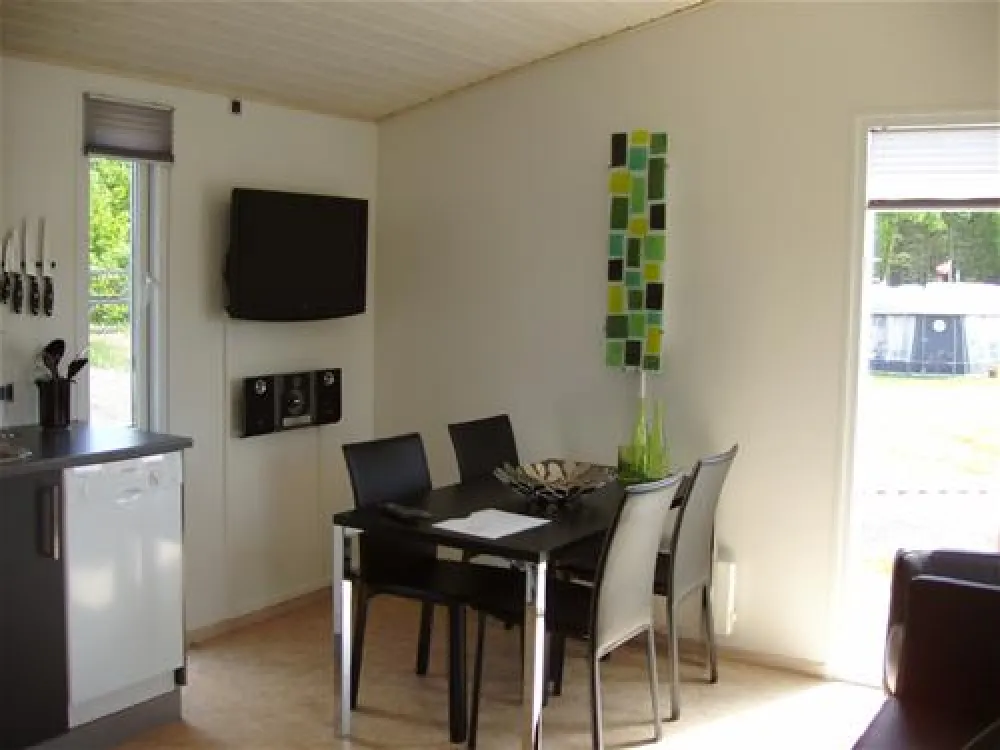 Svalereden Camping - Hytteby