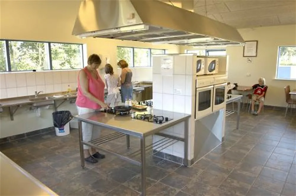 Svalereden Camping - Hytteby