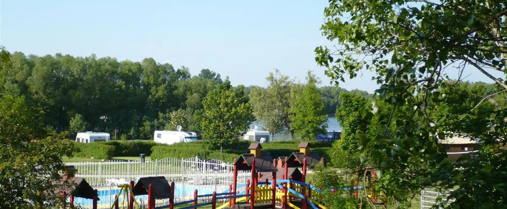 Svalereden Camping - Hytteby