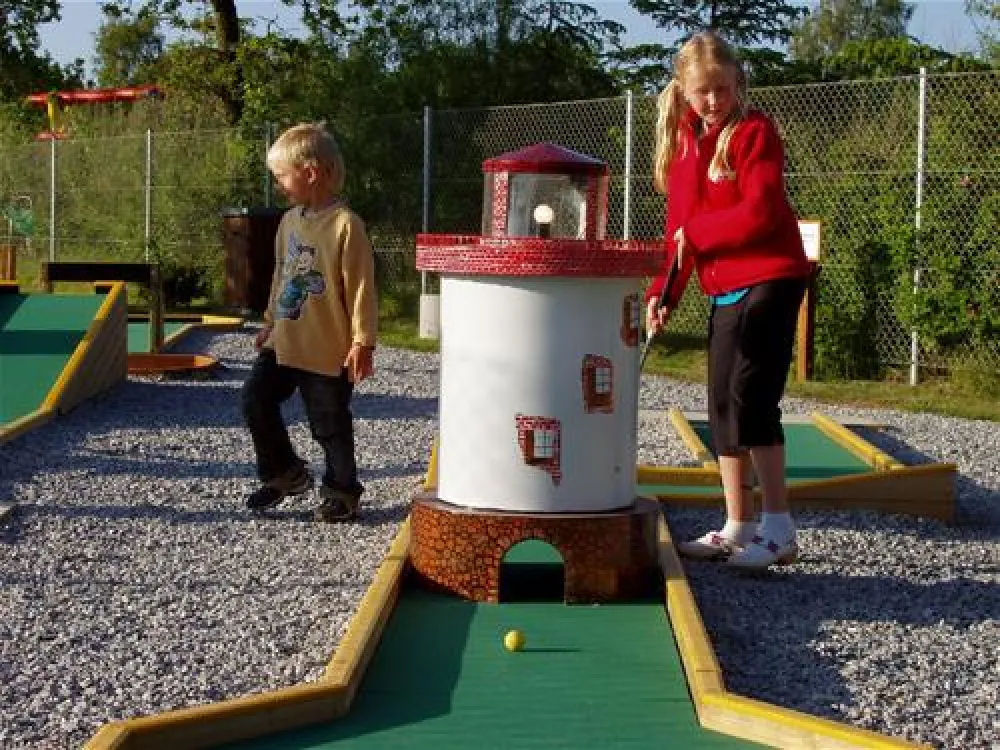 Svalereden Camping - Hytteby