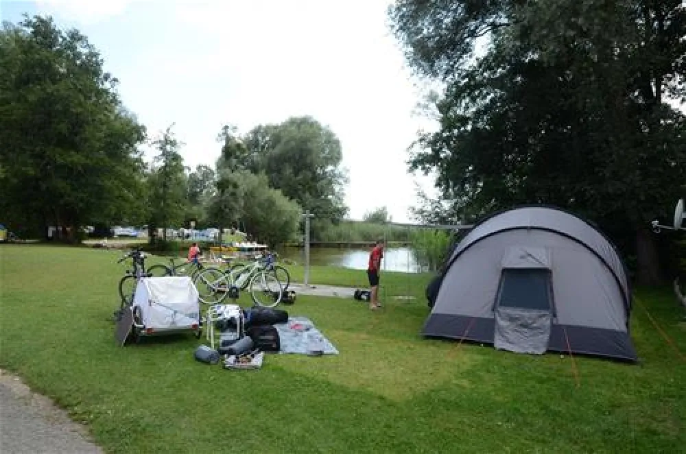TCS Camping Gampelen