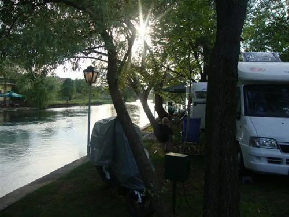 River camp Bara