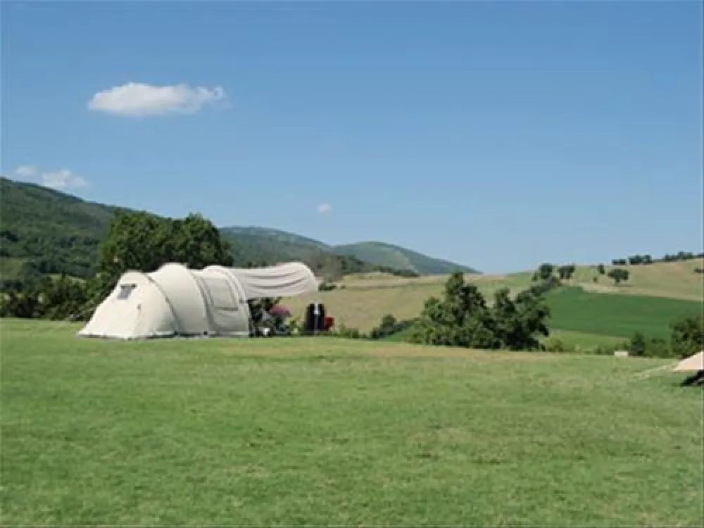 Camping Huis op de heuvel