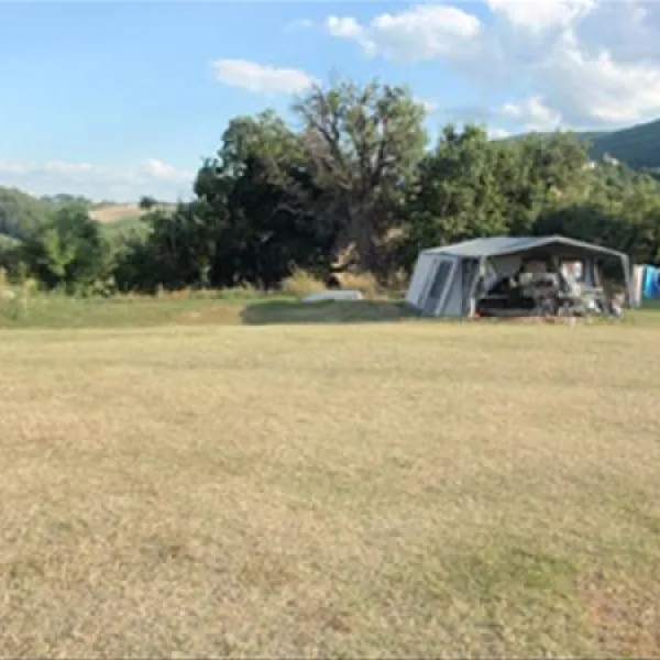 Camping Huis op de heuvel