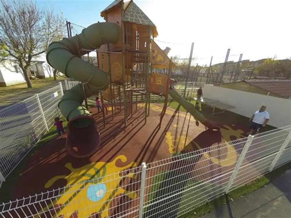 Flower Camping Robinson  