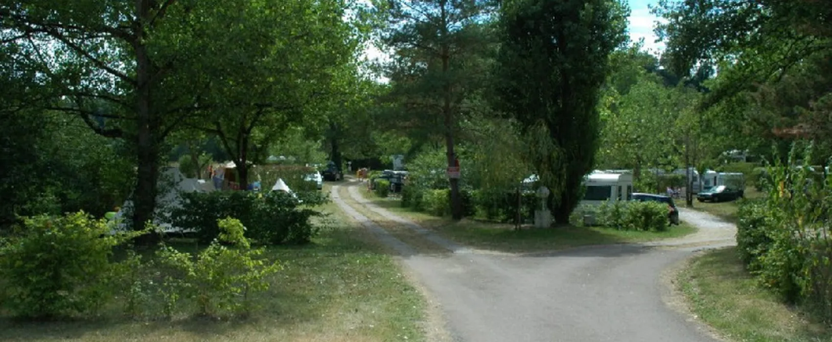 Camping Le Plein Air Des Bories  