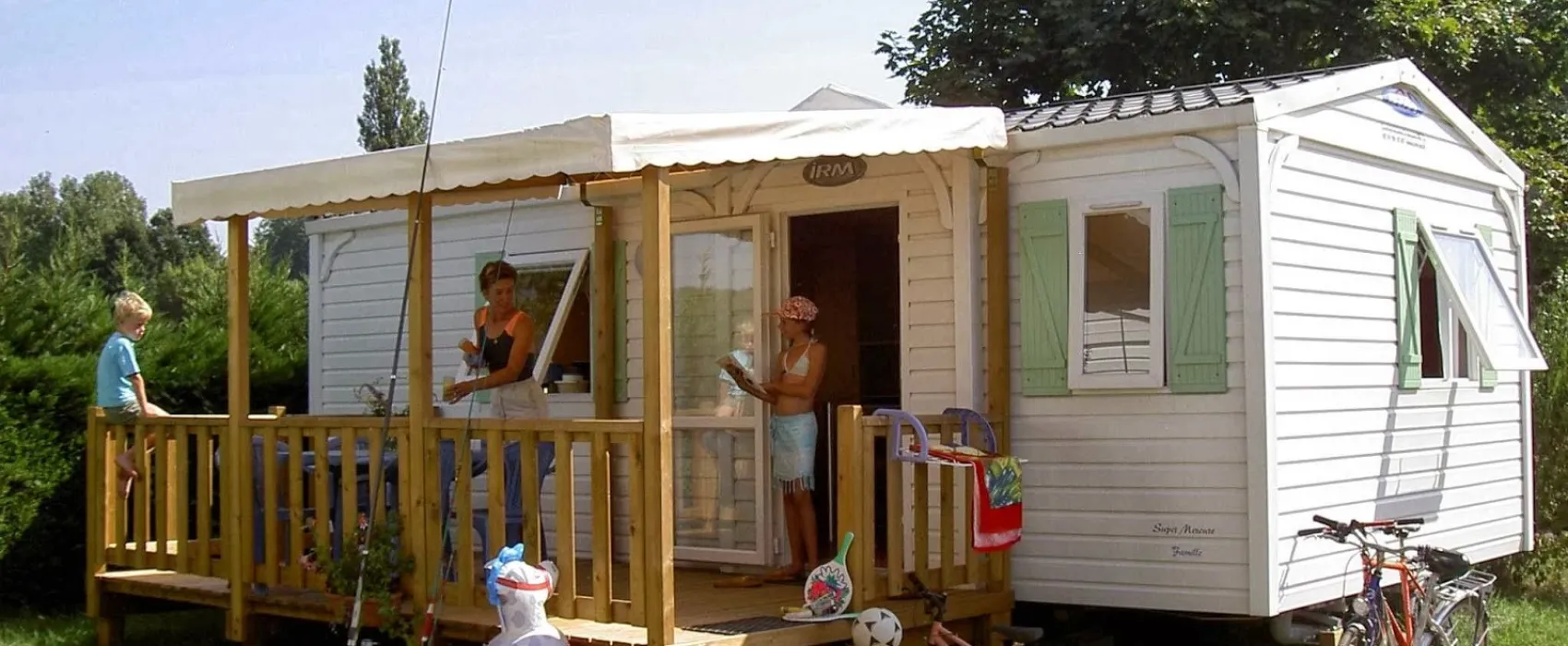 Camping Le Plein Air Des Bories  