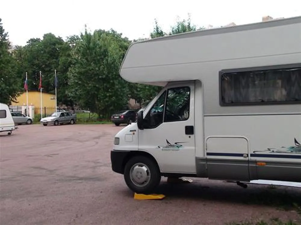 Equipped parking for caravans in Elizar-Hotel