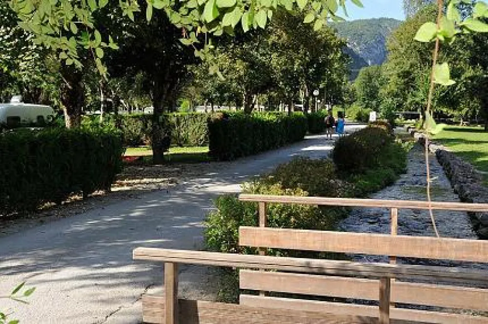 Camping Le Camping Des Grottes  