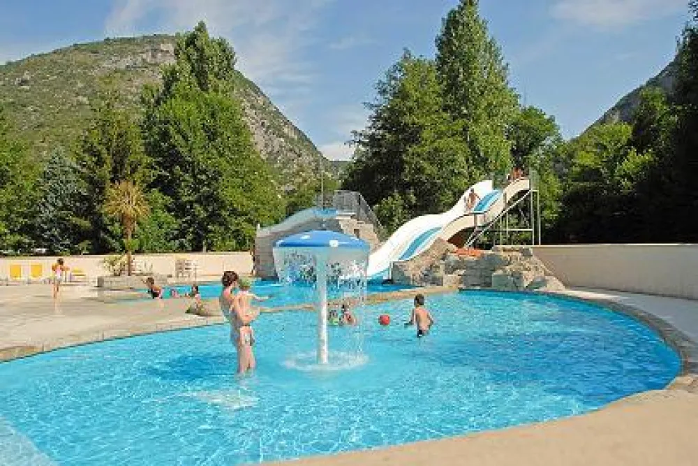 Camping Le Camping Des Grottes  