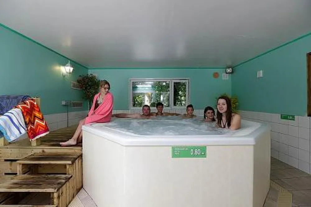 Camping Le Camping Des Grottes  