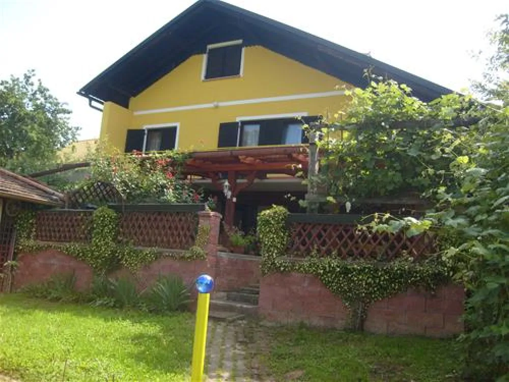 Vila Cosmopolitan***Caravan parks