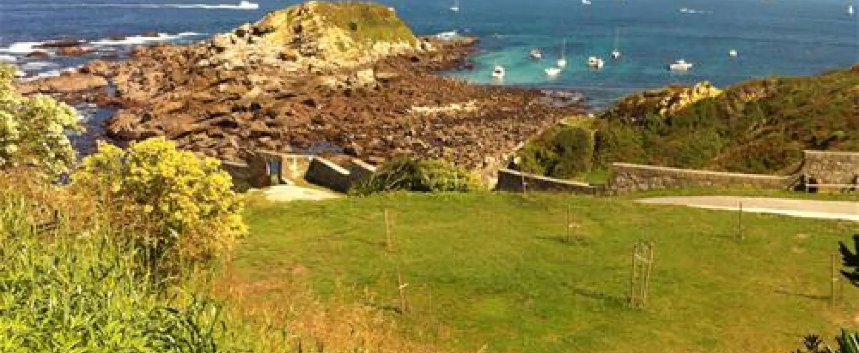 Camping Faro De Higuer