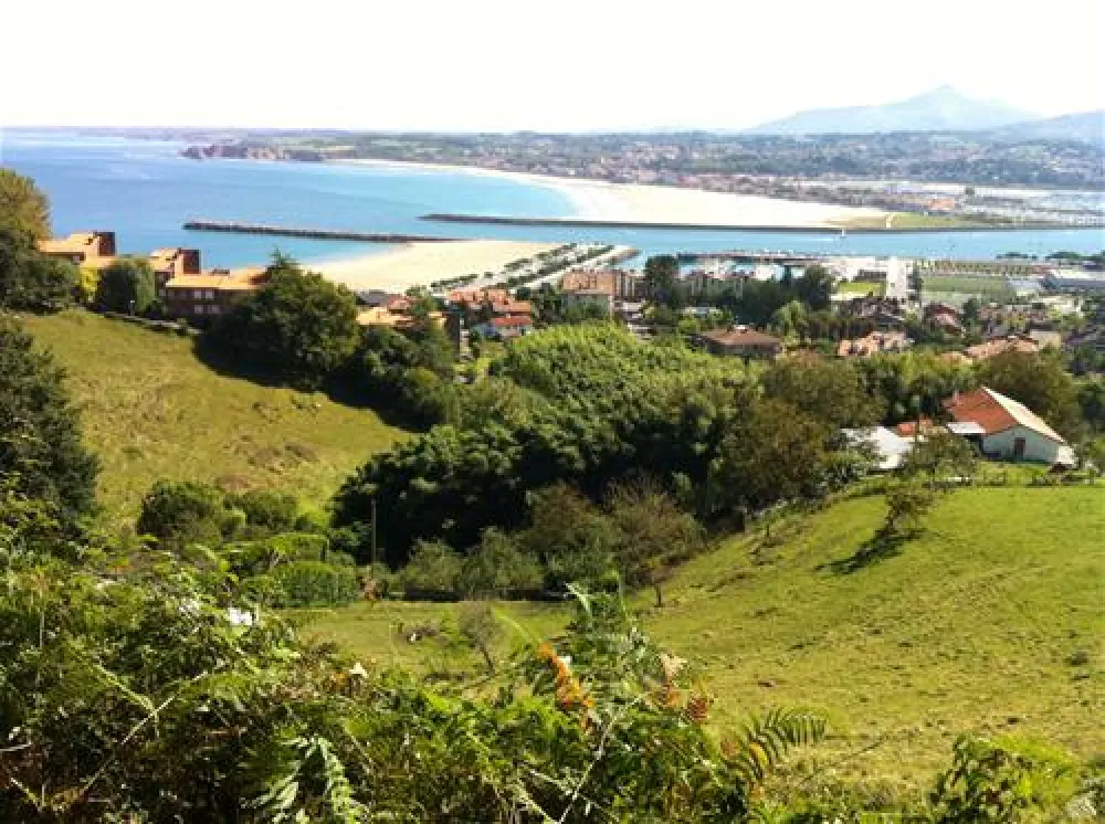 Camping Faro De Higuer