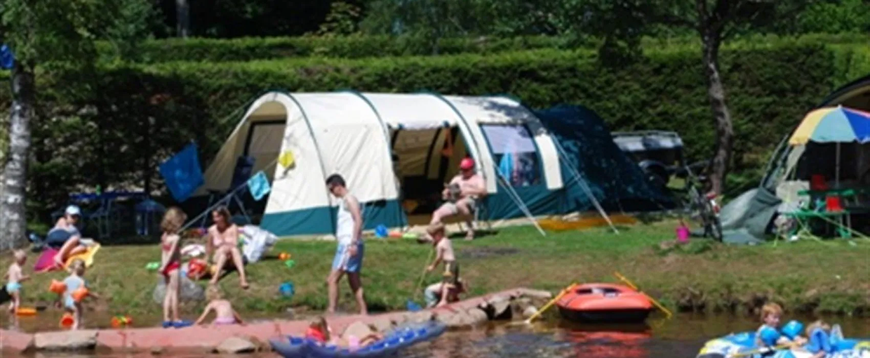 Camping aire naturelle du Champ de Roches  