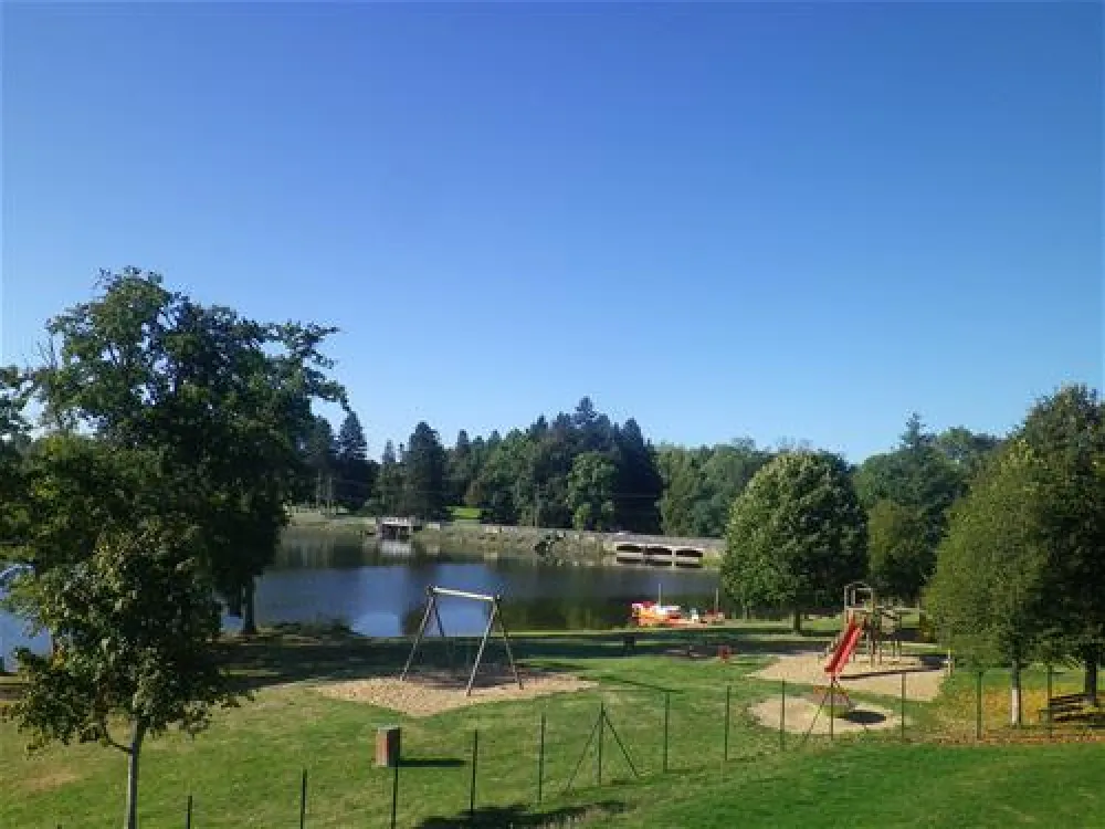 Camping du Lac de Mondon  