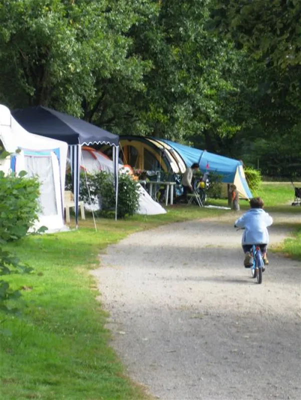 Camping du Lac de Mondon  