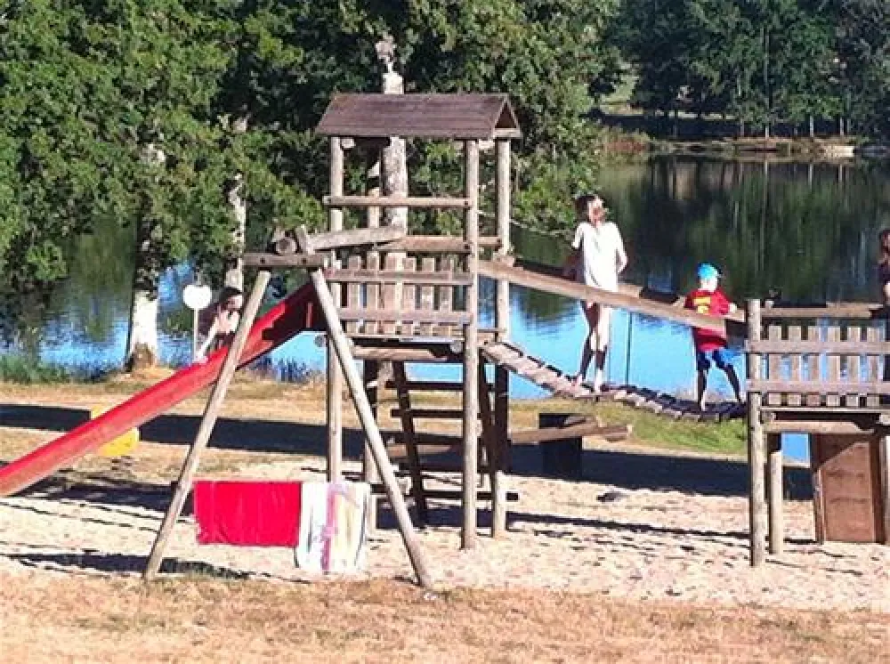 Camping du Lac de Mondon  