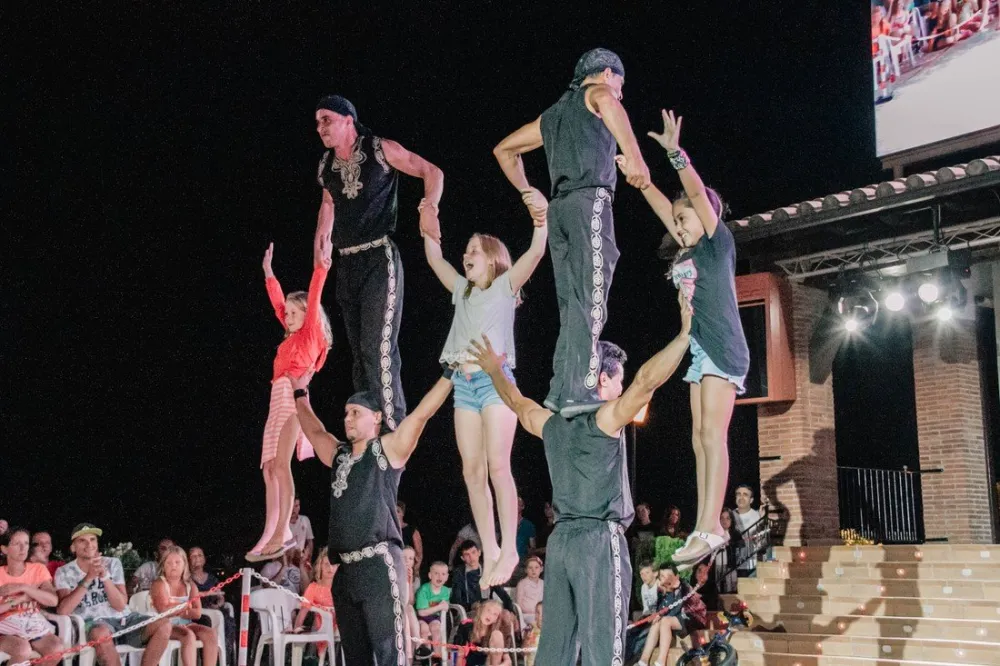 Castell Montgri (Glamping)