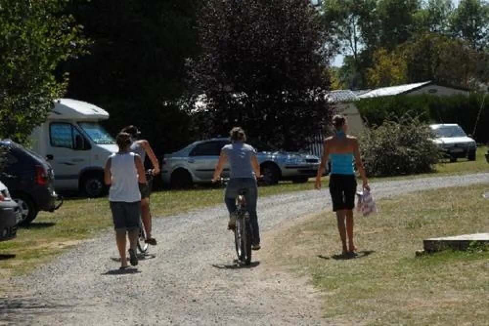 Flower camping -  Le Lac des Varennes  