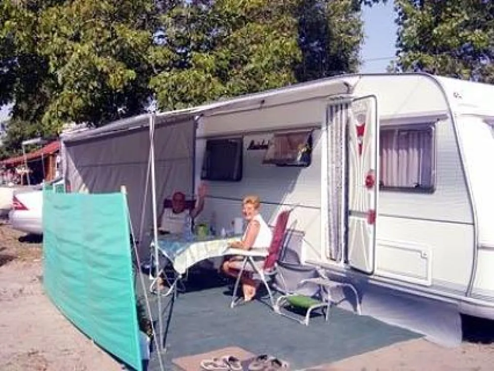 Tisza-parti Termálfürdö Camping