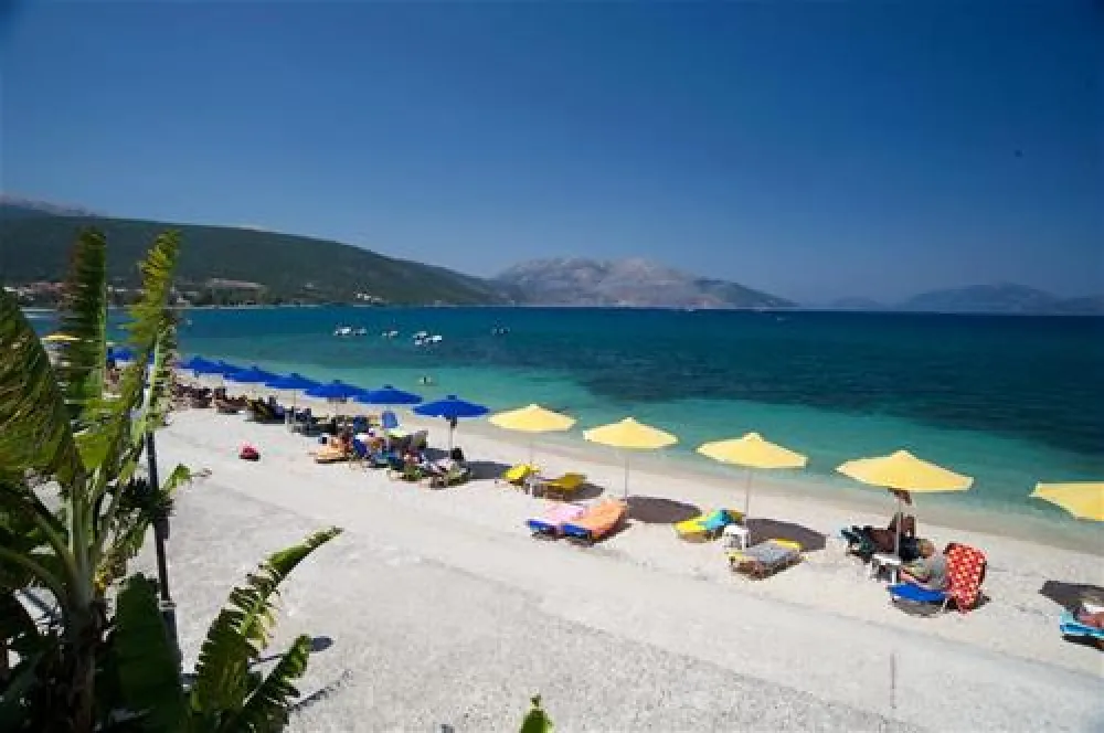Camping Karavomilos Beach