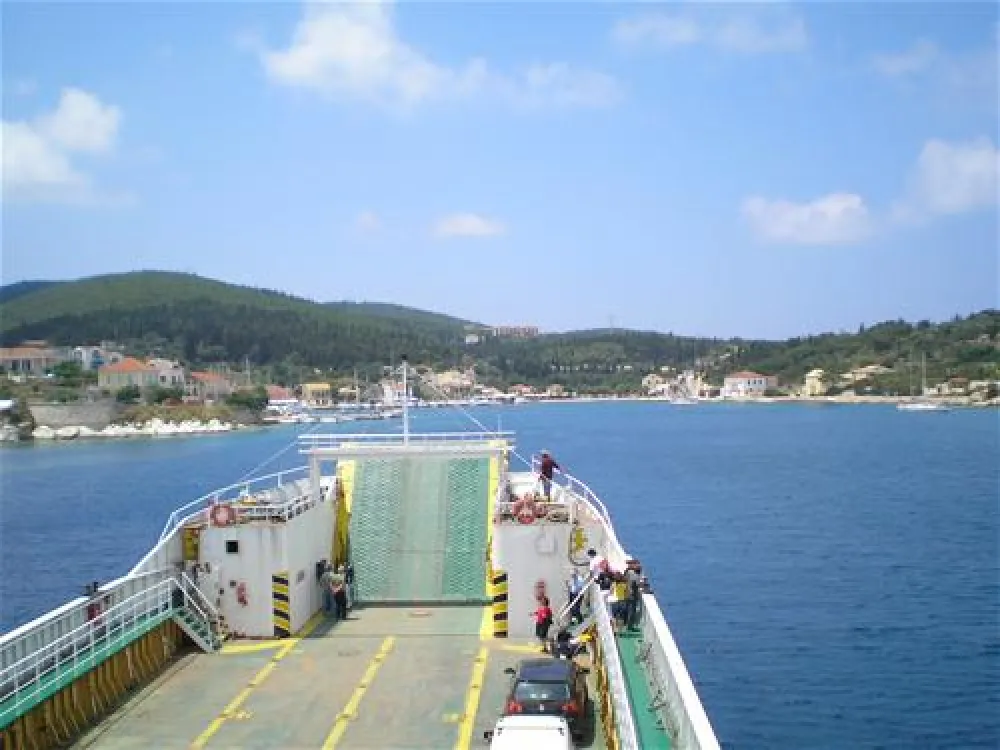 Camping Karavomilos Beach