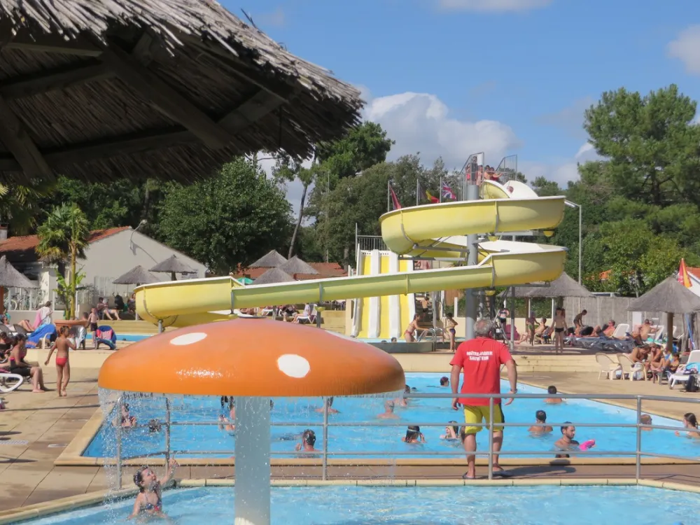 Camping Caravaning Les Biches  