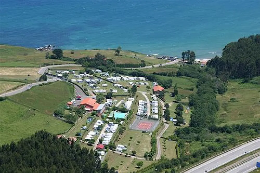 Camping Arenal de Moris