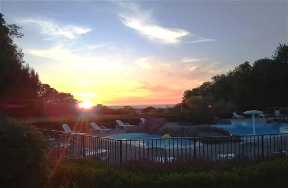 Camping Le Balcon de la Baie  