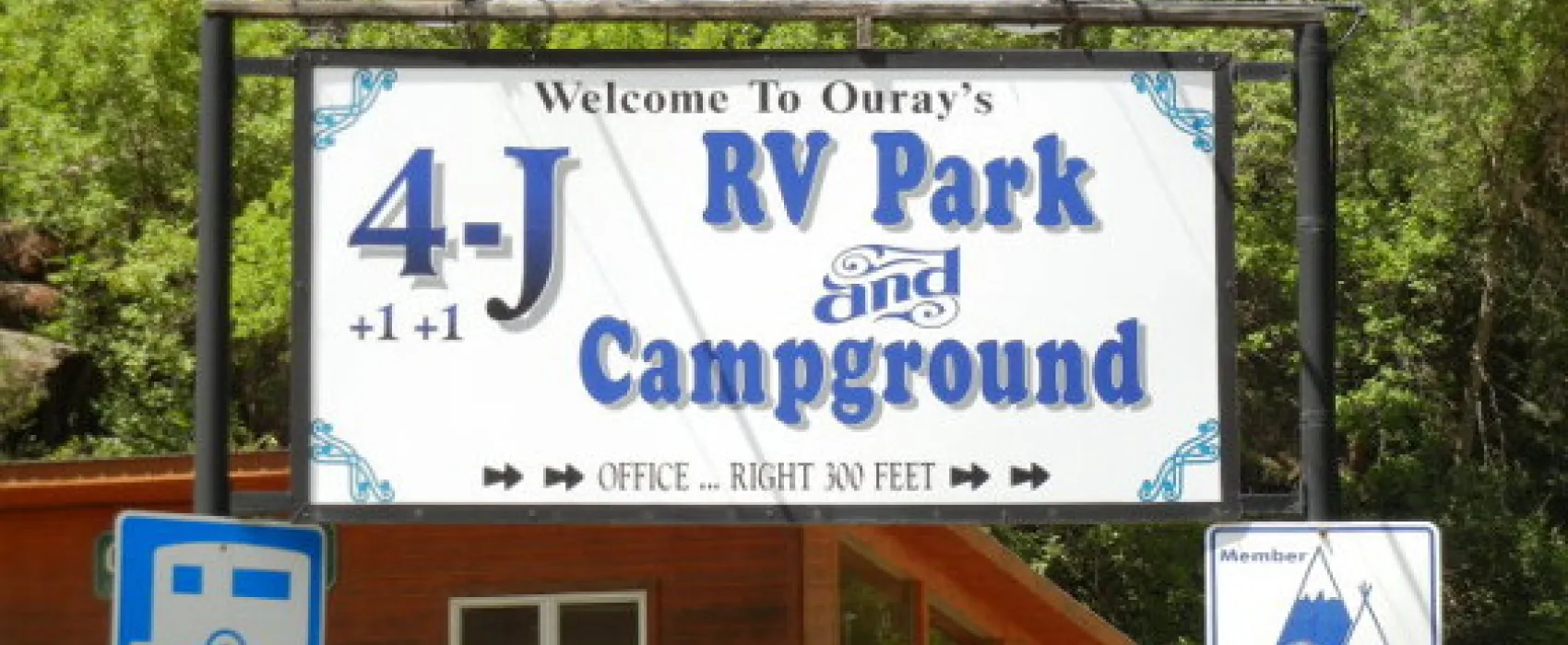 4J+1+1 RV Park & Campground