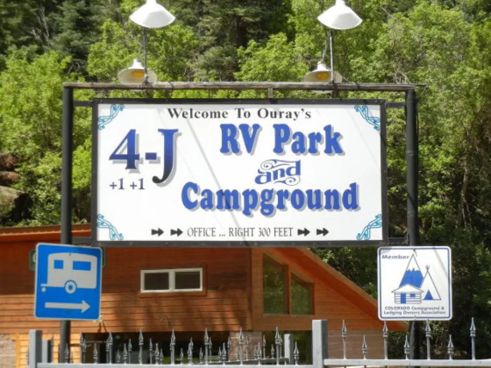 4J+1+1 RV Park & Campground
