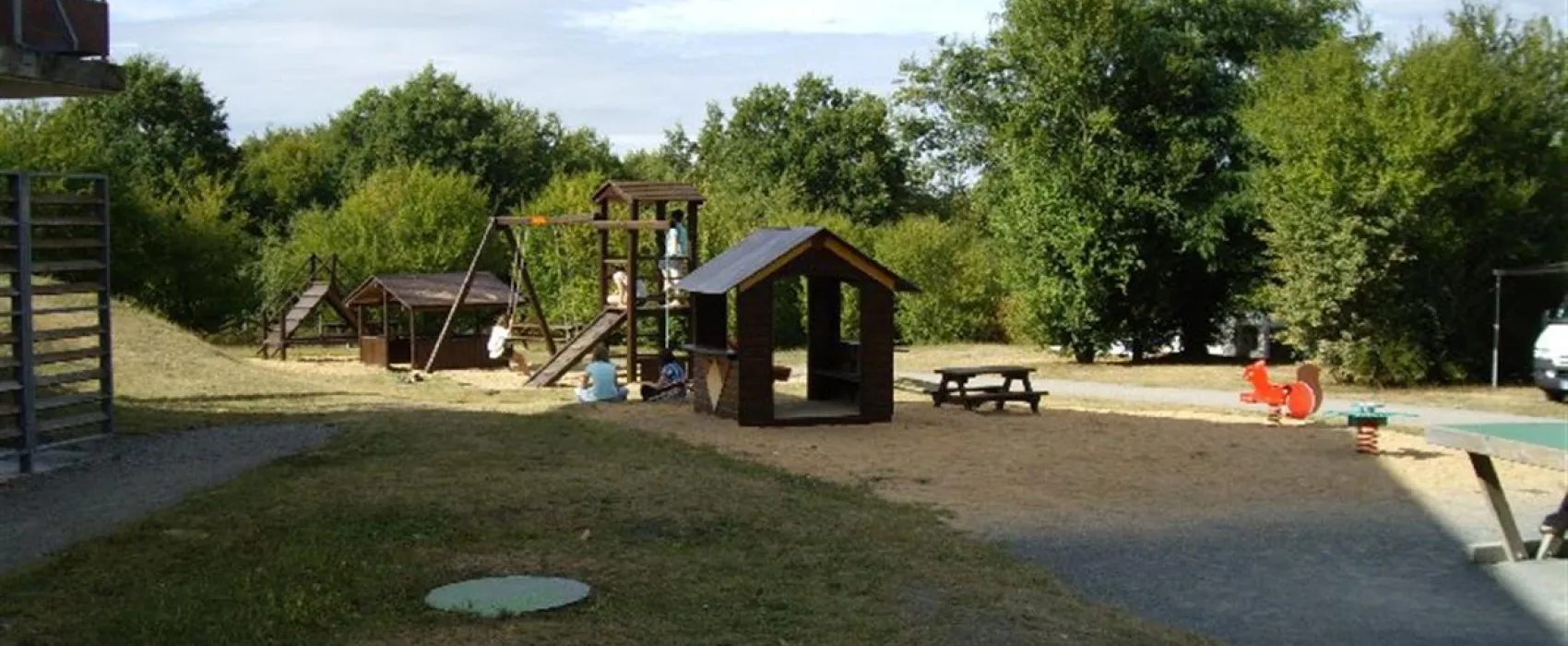 Camping Municipal Du Lac Les Nugiras  