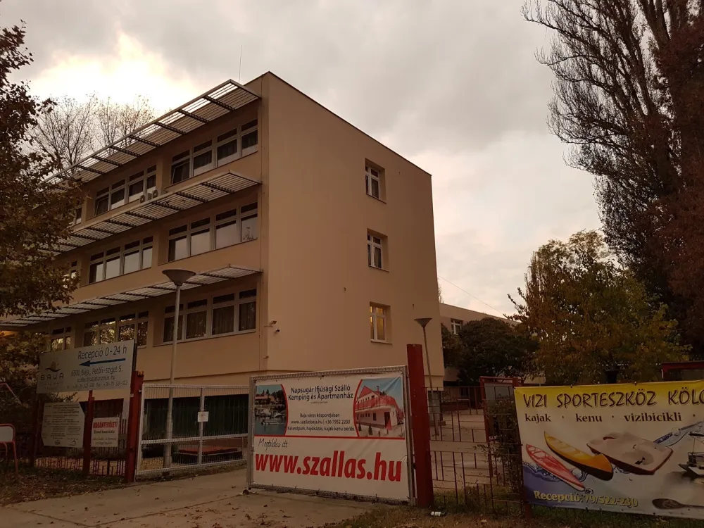 Ifjúsági Szálló és Kemping