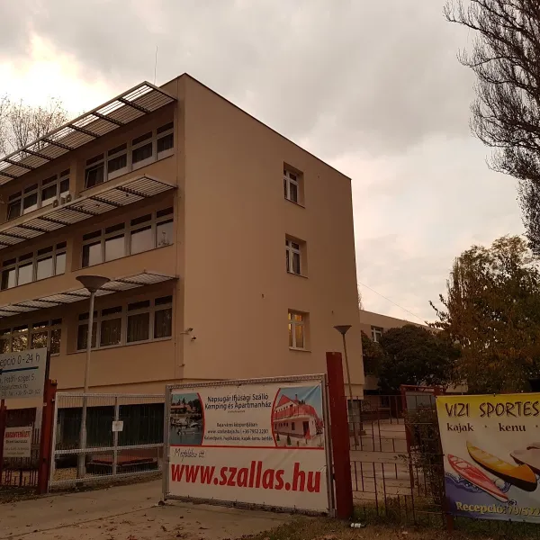Ifjúsági Szálló és Kemping