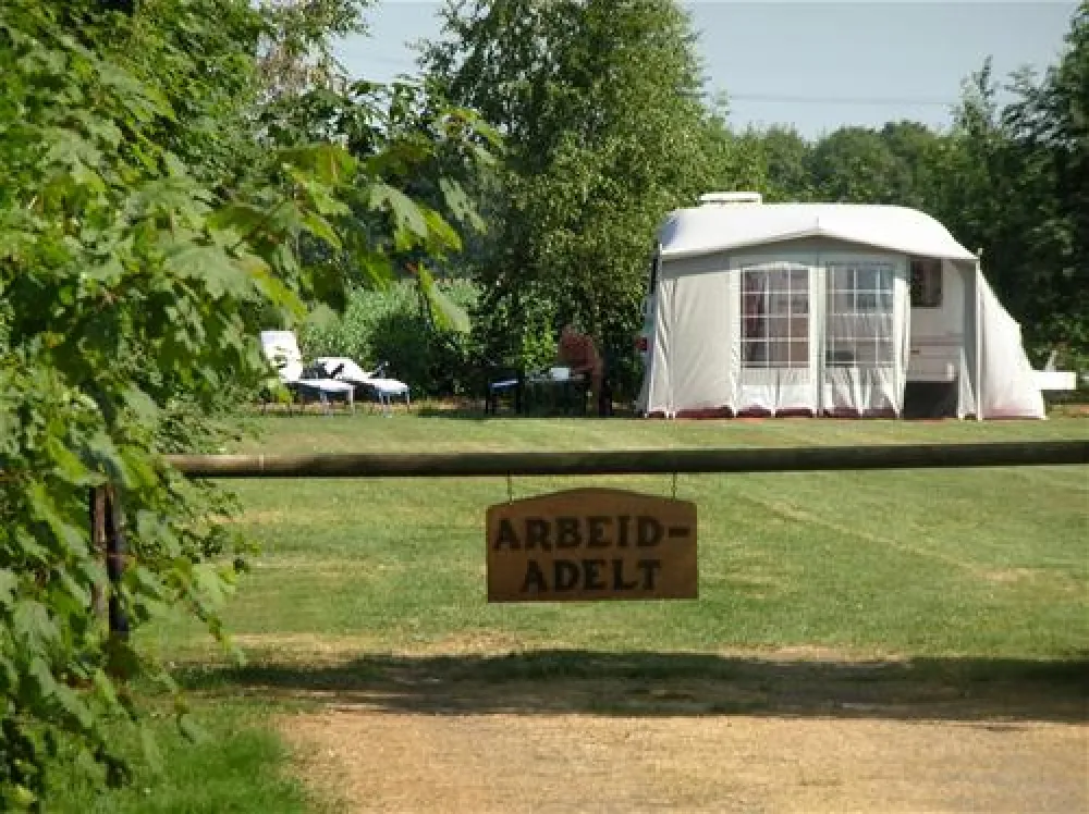 Camping Arbeid Adelt