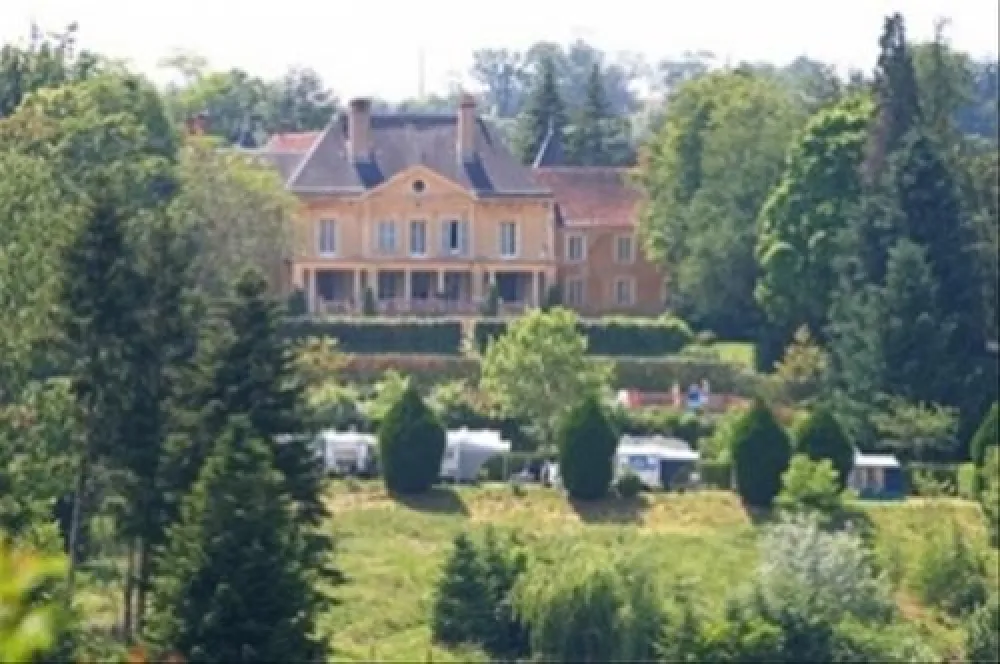 Camping Chateau De Montrouant  