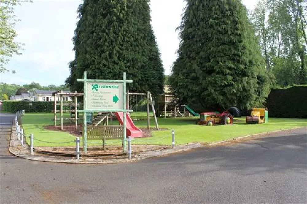 Riverside Caravan Park