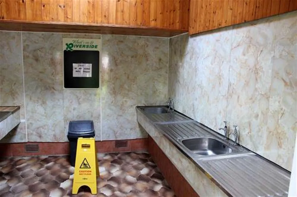 Riverside Caravan Park