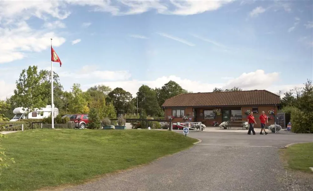 Devizes Camping and Caravanning Club Site