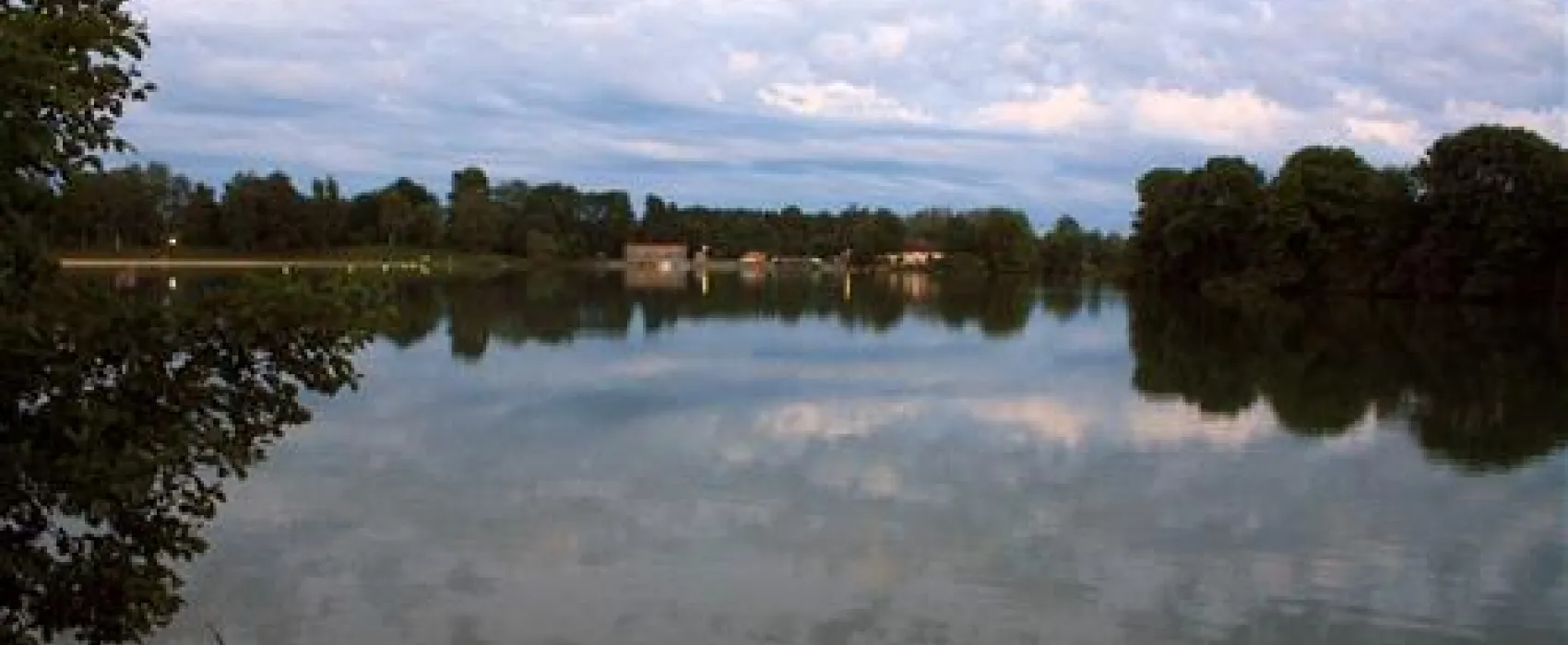 Camping Les Eglantines Base de Loisirs du Colvert