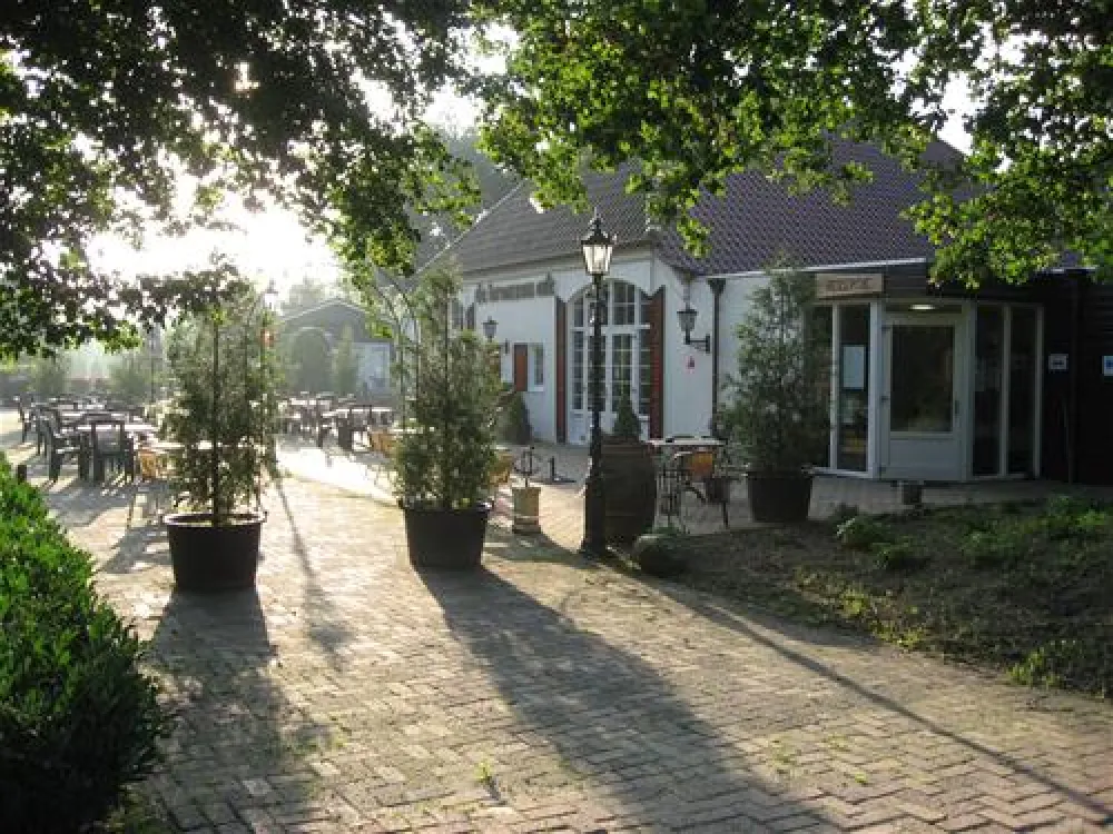 Camping de Bronzen Eik